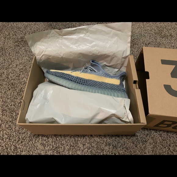 Adidas Yeezy Boost 350 V2 Ash Blue - Picture 5 of 7
